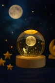 Ledli USB'li Ahşap Standlı Merdivenle Aya Çıkan Astronot Temalı Küre Gün Işığı 3D Oda Gece Lambası thumbnail 2