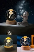 Ledli USB'li Ahşap Standlı Merdivenle Aya Çıkan Astronot Temalı Küre Gün Işığı 3D Oda Gece Lambası thumbnail 5