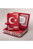 Hediyelik Kur'an-ı Kerim Ay Yıldızlı Raşel Kutu Kırmızı Orta B. Tes. Gümüş Plek. thumbnail 1