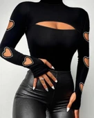 MDB Kadın Uzun Kollu Yarı Balıkçı Yaka Pencere Detaylı Kolları Kalp Desen Taşlı Viskon Bluz thumbnail 3