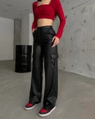 Kadın Yüksek Bel önden Fermuarlı Yandan Cep Detaylı Deri Kargo Pantolon thumbnail 3