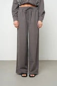 Kadın Bol Paça Rahat Kalıp Düz Renk Kumaş Pantolon - 1