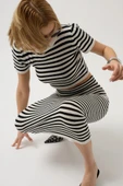 Çizgili Midi Dokulu Etek thumbnail 4