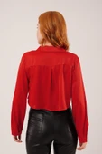 Saten Crop Model Kırmızı Gömlek thumbnail 4