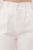 Bol Paça Piliseli Beyaz Pantolon thumbnail 4