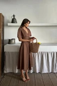 KETEN V YAKA ÖNDEN DÜĞMELİ ELBİSE - Kahverengi thumbnail 1