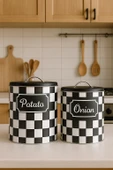 Decorev Siyah Beyaz Kare Desenli 2’li Metal Patates Soğan Saklama Kabı Seti DC-6422 thumbnail 1