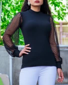 Kadın Siyah Kolu Tül Detaylı Yarım Balıkçı Kaşkorse Bluz thumbnail 6