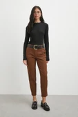 Kemerli Havuç Paça Pantolon Kahve thumbnail 2
