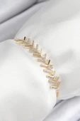HEYF Pirinç Zirkon Taşlı Sıralı Ok Model Gold Renk Asansörlü Kadın Bileklik thumbnail 1