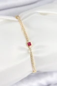 HEYF Pirinç Zirkon Taşlı Kare Model Gold Renk Kadın Bilekilk thumbnail 1