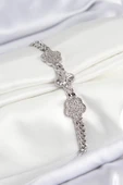 HEYF Pirinç Zirkon Taşlı Yonca Model Gümüş Renk Kadın Bileklik thumbnail 1