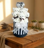 Premium Silindir Hediye Kutusunda, Kalpli Balonlu 6’lı Beyaz Ayıcık Buketi thumbnail 4