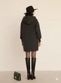 Kadın Oversize Bol Kesim Diz Üstü Siyah Kaban Büyük Cepli Yünlü Kumaş Kapüşon Detaylı thumbnail 4