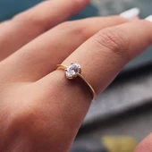 0.90 Karat Signity Swaroski Tektaş Evlilik Teklifi Pırlanta Montörü Tektaş 925 Ayar Gümüş Tarz Yüzük thumbnail 4