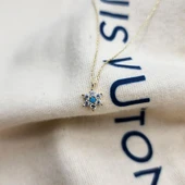 Gümüş Kolye - Ortası Firuze (Turkuaz) Taşlı Çiçek Tasarımlı Nano Has Taşlı 925 Ayar Gümüş Kolye - 2