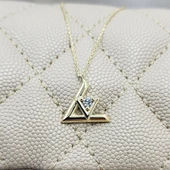 Gümüş Kolye - 0.20 Karat Pırlanta Möntürü (Signity Swarovski) Taşlı V Tasarım 925 Ayar Gümüş Kolye - 1