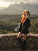 Kışlık Eldivenli Kapüşonu Kürklü Kadın Şişme Mont thumbnail 2