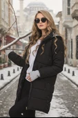 Kapüşonlu Eldiven Detaylı Kışlık Kadın Şişme Mont thumbnail 1
