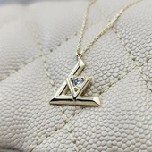 Altın Kolye - 0.20 Karat Pırlanta Möntürü (Signity Swarovski) Taşlı V Tasarım 14 Ayar Altın Kolye thumbnail 3