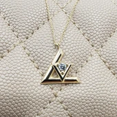 Altın Kolye - 0.20 Karat Pırlanta Möntürü (Signity Swarovski) Taşlı V Tasarım 14 Ayar Altın Kolye thumbnail 5