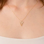 Altın Kolye - Üçgen Tasarımı Pırlanta İhtişamı Modern Tarz 14 Ayar Altın Kolye thumbnail 4