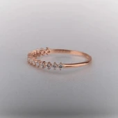 Yarım Tur Altın Yüzük - 14 Ayar Altın Yarım Tur Zirkon Taşlı Minimal Roz Kadın Yüzük - 8