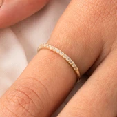 Yarım Tur Altın Yüzük - 14 Ayar Altın 0.25 Karat Zirkon Taşlı Yarım Tur Minimal Yüzük - 8