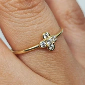 Minimal Altın Yüzük - 14 Ayar Altın Minimal Papatya Swarovski Taşlı Yüzük - Papatya Altın Yüzük - 7