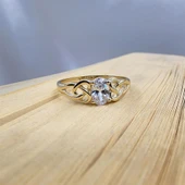 Evlilik Teklifi Altın Yüzük - 14 Ayar Altın Oval 0.60 Karat Zirkon Taşlı Mininal Tektaş Yüzük - 10