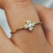 Minimal Altın Yüzük - 14 Ayar Altın Minimal Papatya Swarovski Taşlı Yüzük - Papatya Altın Yüzük - 10