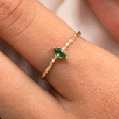 Tektaş Altın Yüzük - 14 Ayar Altın Markiz Zümrüt Taşlı Minimal Tek Taş Yüzük - 1