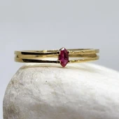 Tektaş Altın Yüzük - 14 Ayar Altın Markiz 0.30 Karat Yakut Taşlı Minimal Tek Taş Kadın Yüzük - 6