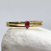 Tektaş Altın Yüzük - 14 Ayar Altın Markiz 0.30 Karat Yakut Taşlı Minimal Tek Taş Kadın Yüzük - 1