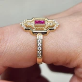 Baget Altın Yüzük - 14 Ayar Altın Baget Ruby Taşlı Kadın Yüzük - Anneler Gününe Özel Altın Yüzük - 7