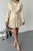ÖNDEN GOLD DÜĞMELİ PİLELİ KISA ELBİSE - Bej thumbnail 3