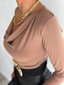 Kadın Sandy Kumaş Degaje Yaka Uzun Kollu Bluz thumbnail 2