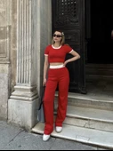 Crop pantolon biyeli takım kırmızı thumbnail 2