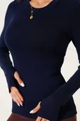 Basic Parmak Geçirme Detaylı Bluz Lacivert thumbnail 4