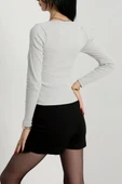 Çerçeve yaka kaşkorse bluz gri thumbnail 3