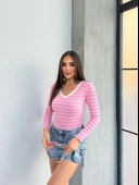 V yaka çizgili bluz pembe thumbnail 3