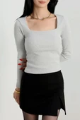 Çerçeve yaka kaşkorse bluz gri thumbnail 4