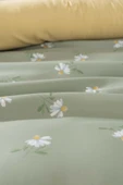 Yeşil Papatya Çift Kişilik Naturel İpeksi Nevresim Takımı thumbnail 4