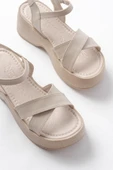 24414-1005 Bej Günlük Çapraz Dolgu Topuk Kadın Sandalet thumbnail 4