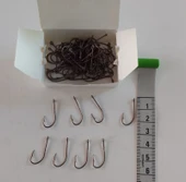 YOUVELLA 1366 DELİKLİ TIRNAKLI OLTA İĞNESİ 100 'LÜ NO:6 thumbnail 1