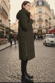 Kadın Uzun Kışlık İçi Elyaflı Astarlı Yan Fermuar Detaylı Şişme Mont thumbnail 3