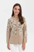 24019 DESEN TRİKO ÜSTÜ PTIRCIK ÇİÇEKLİ DİK YAKA KISA KABAN thumbnail 2