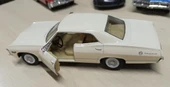 Kinsmart Oyuncak Metal Model Araba 1/36 Çek Bırak 1967 Krem Chevrolet İmpala thumbnail 5