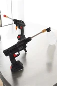 Şarjlı Oto Yıkama Tabancası Su Basınçlı Hazneli Bataryalı thumbnail 3