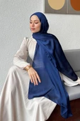 İSTANBULSTYLEMODA Abiye Janjan Parlak Saten Dokulu Tesettür Abiye Gece Mavisi JANJAN ŞİFON Şal thumbnail 3
